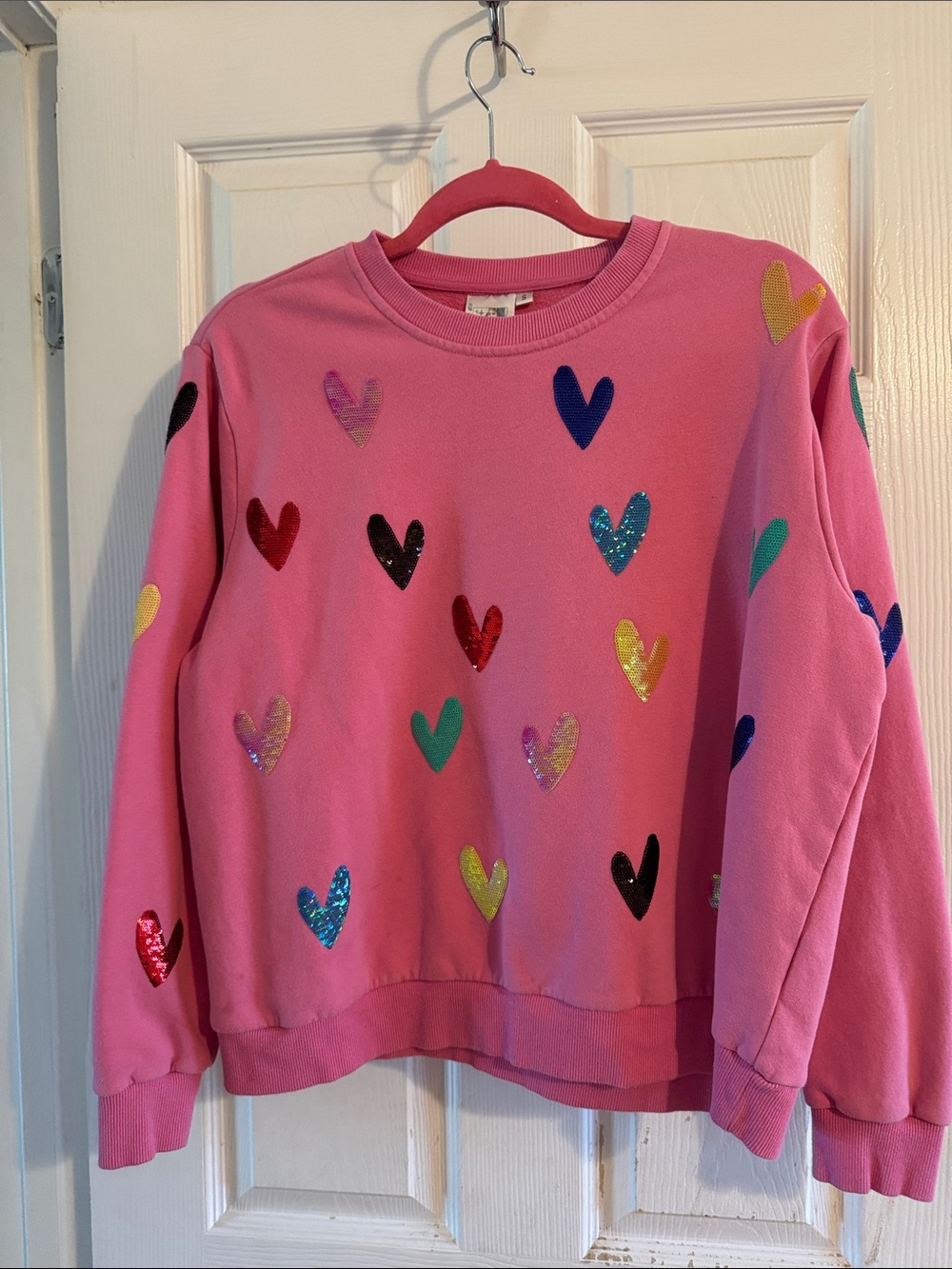 QUEEN OF SPARKLES Pink Crewneck Sweater with Multicolor Sequin Hearts